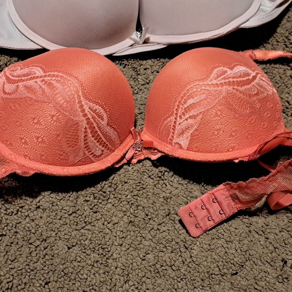 3 Daisy fuentes 36B bras - Picture 2 of 5